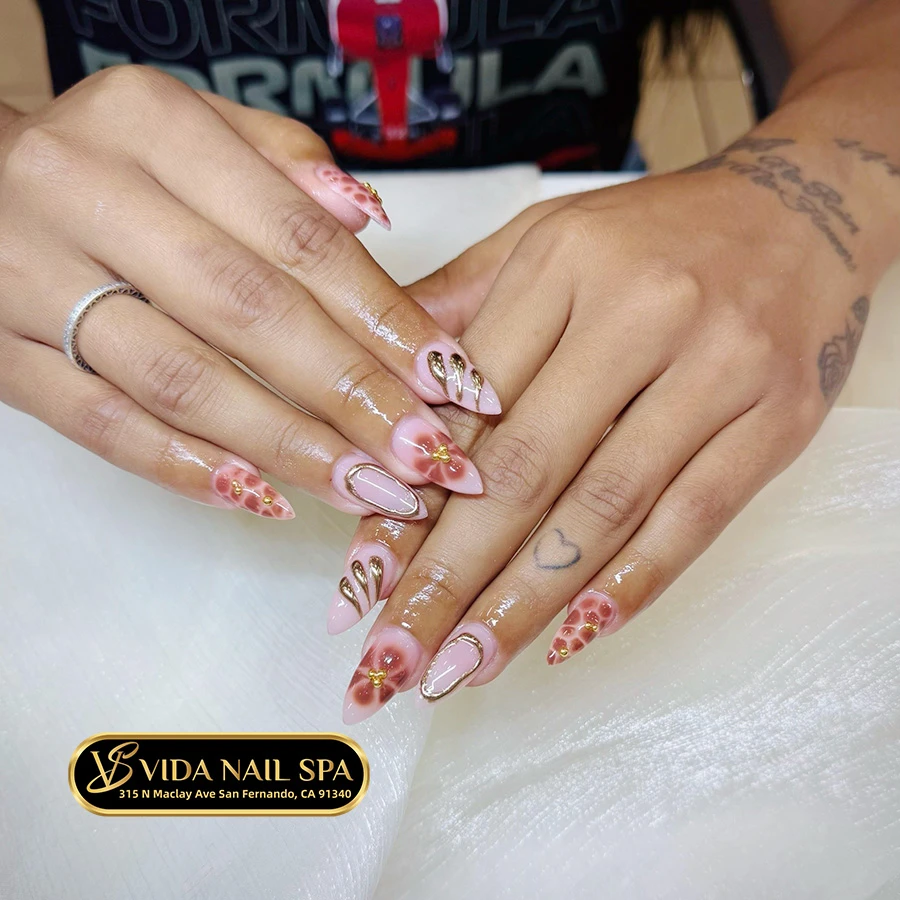 September nail trends and seasonal nail designs